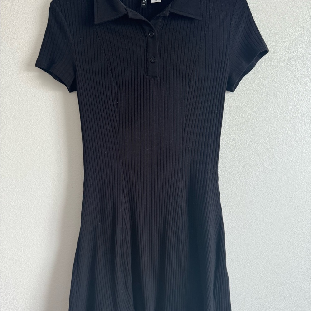 H&M Divided Black Ribbed Polo Shirt